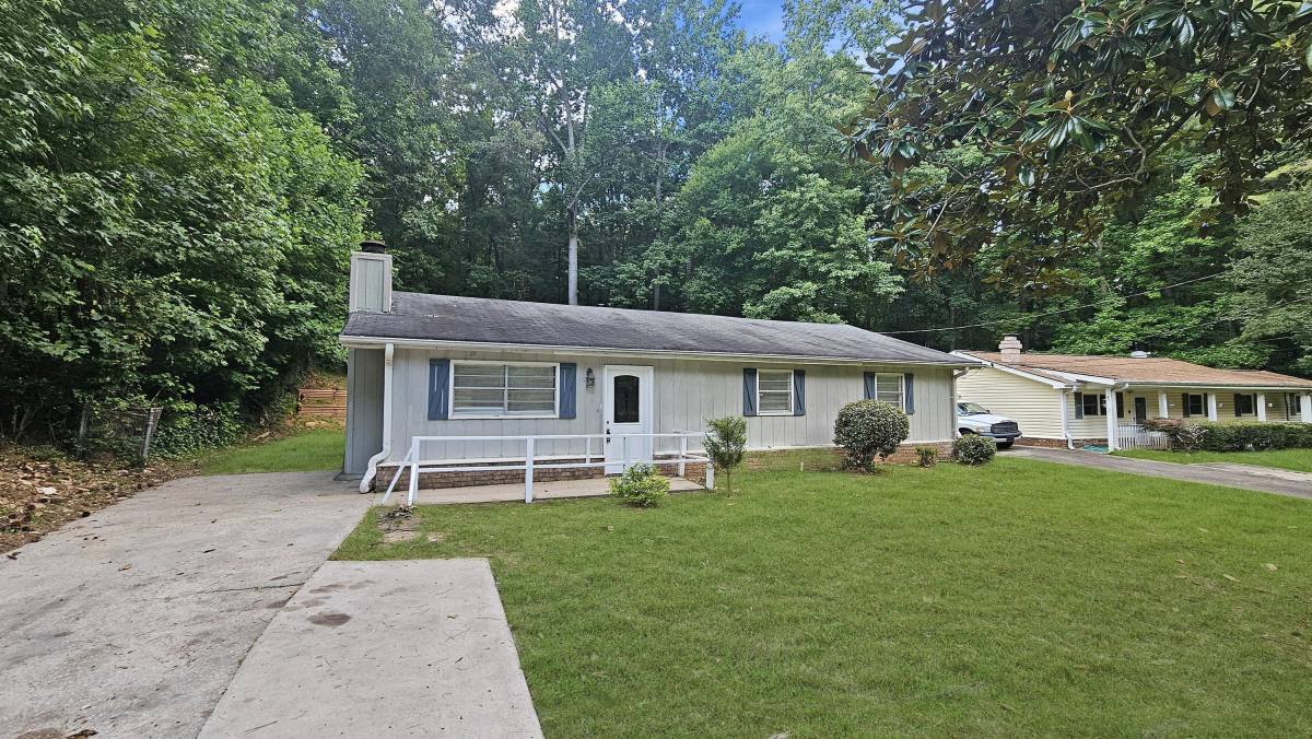 House for rent at Rolling Hills Estates, 3894 Cindy Dr, Douglasville, GA 30135