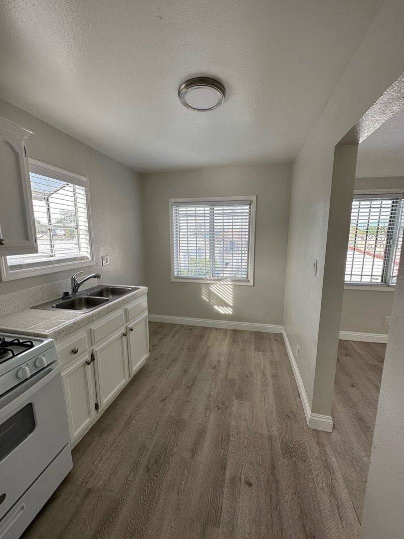 Apartment for rent at 714-7165 E 81st St, Los Angeles, CA 90001