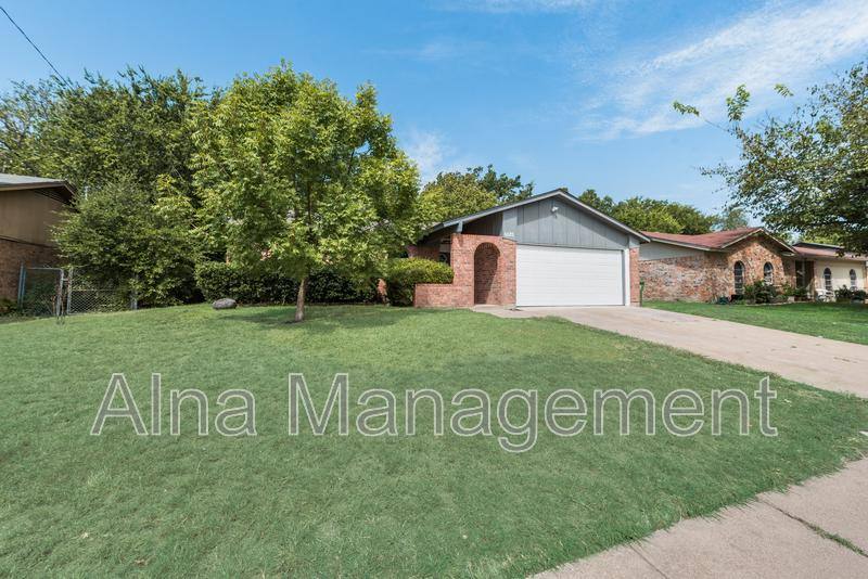 6525 Memory Lane, Fort Worth, TX 76148