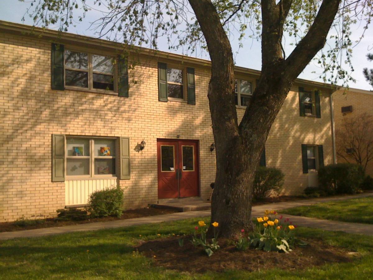 Apartment for rent at 119 S Parkridge Rd, Bloomington, IN 47408