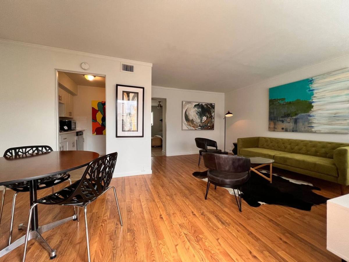 Apartment for rent at 306 Hawthorne St, Houston, TX 77006