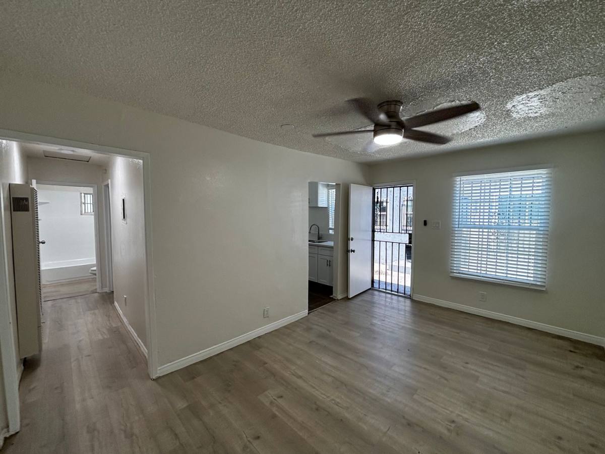 Apartment for rent at 847 W 84th St, Los Angeles, CA 90044