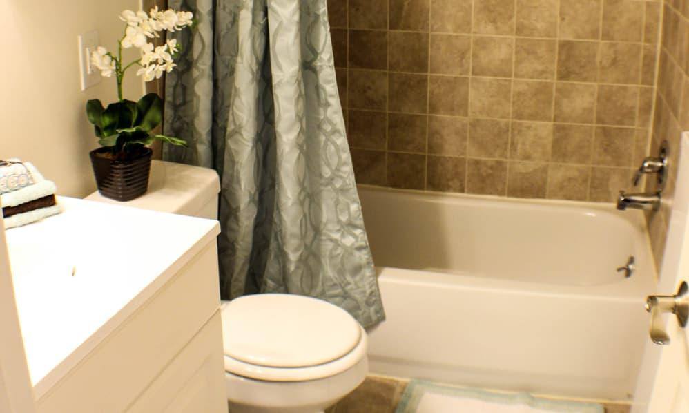 Curren Terrace Apartment Homes 1011 New Hope St, Norristown, PA 19401