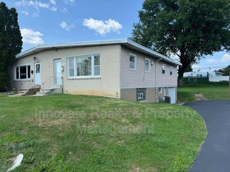 1123 Plane Rd, Philadelphia, PA 19115 House For Rent 1,900