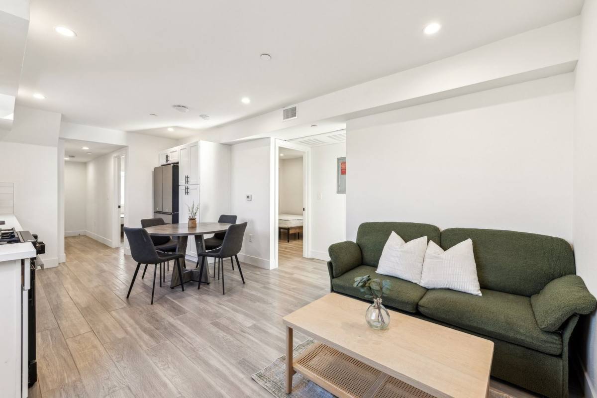 Apartment for rent at 416 N La Fayette Park Place, Los Angeles, CA 90026