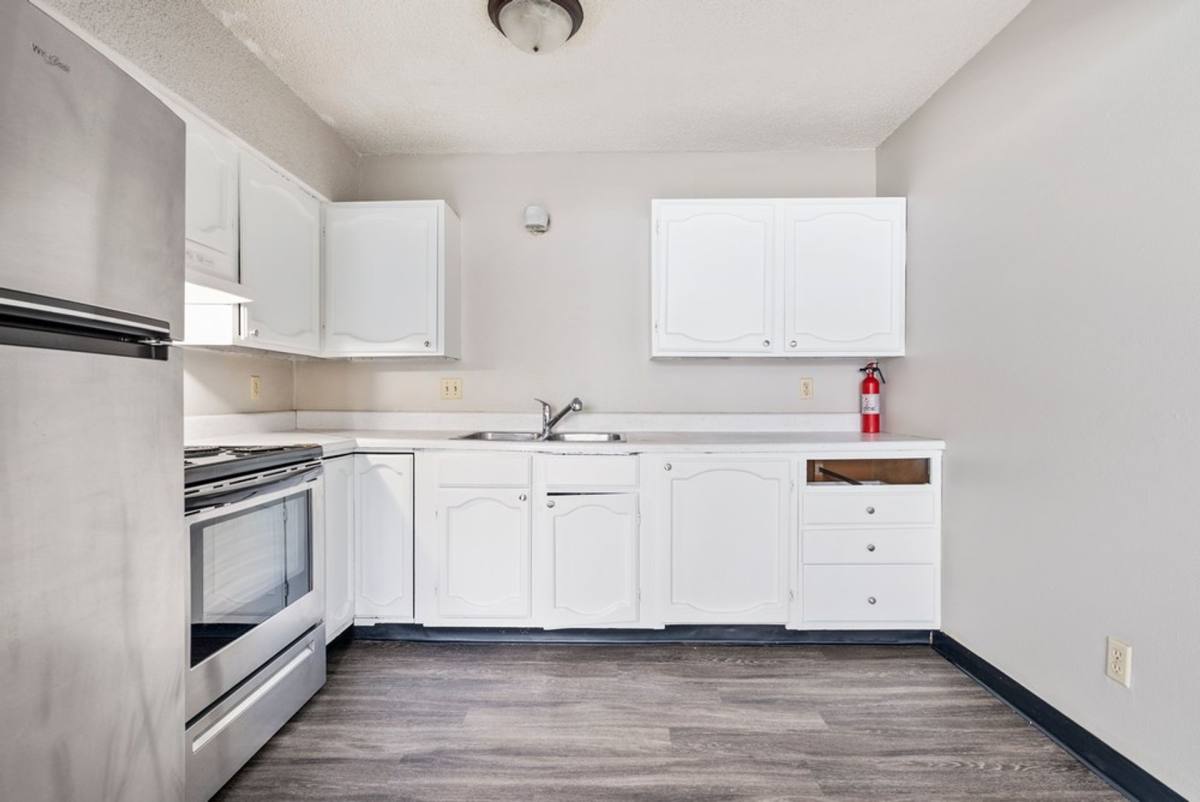 Apartment for rent at 1008 Leavitt St, Waterloo, IA 50702