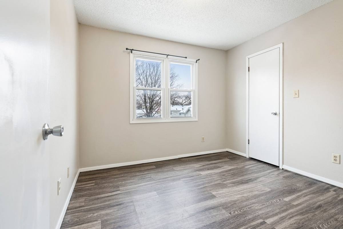 Apartment for rent at 1008 Leavitt St, Waterloo, IA 50702