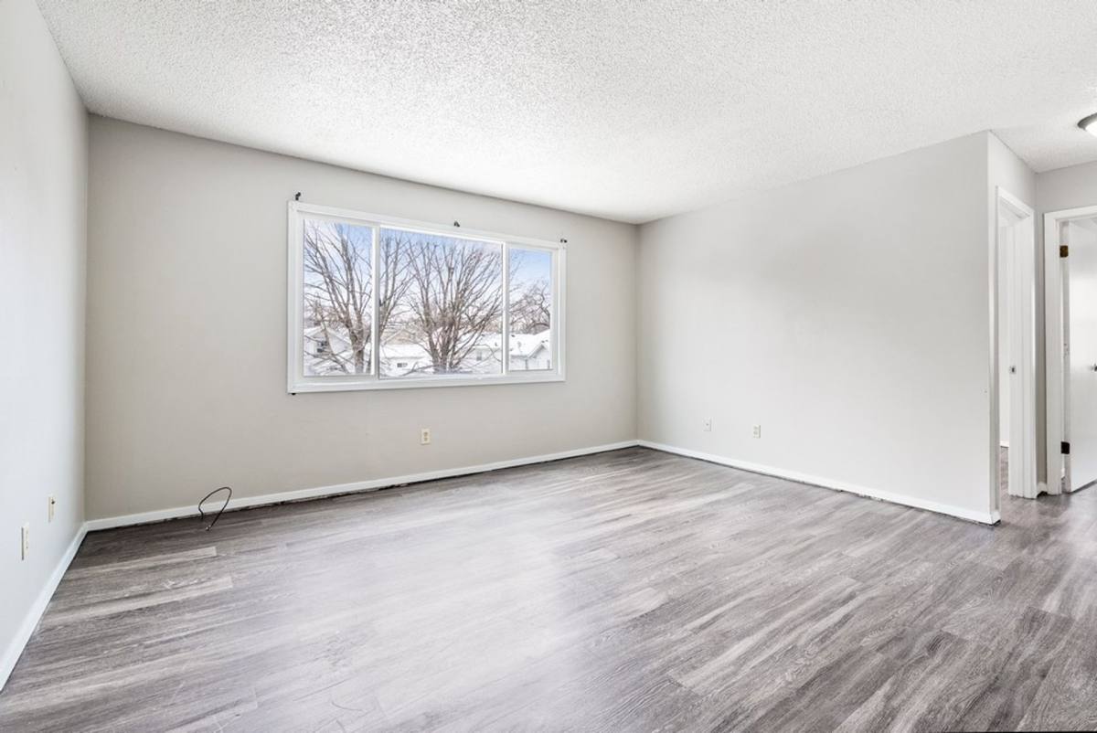 Apartment for rent at 1008 Leavitt St, Waterloo, IA 50702
