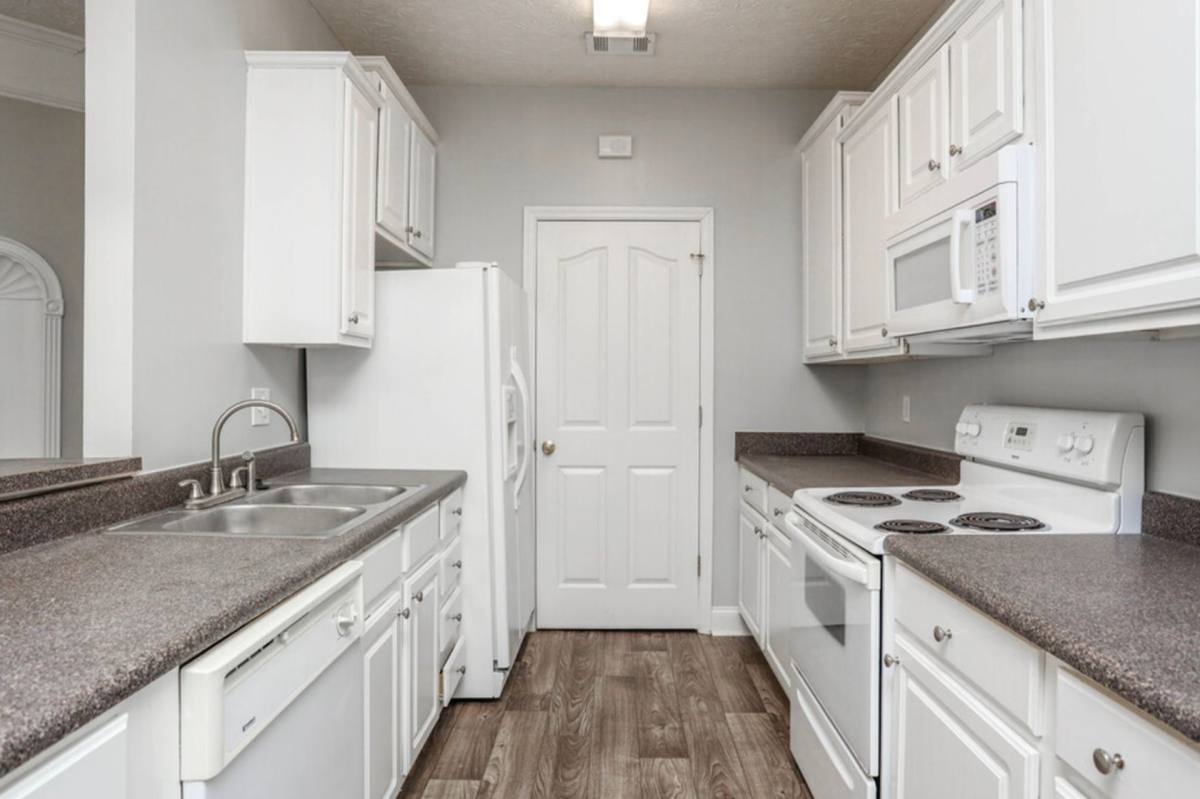 Apartment for rent at 800 Gunn Rd, Centerville, GA 31028