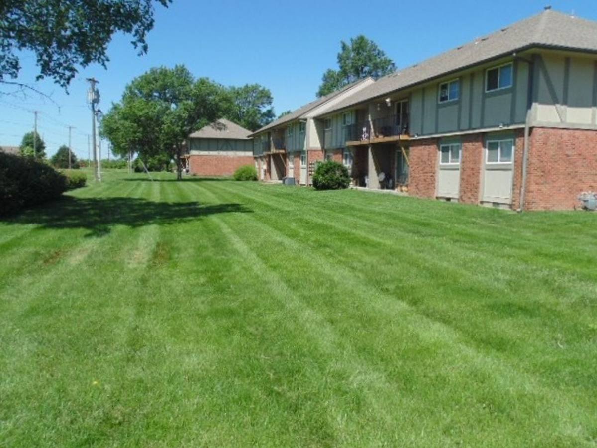 Apartment for rent at 4 W Canterbury Court, Ottawa, KS 66067