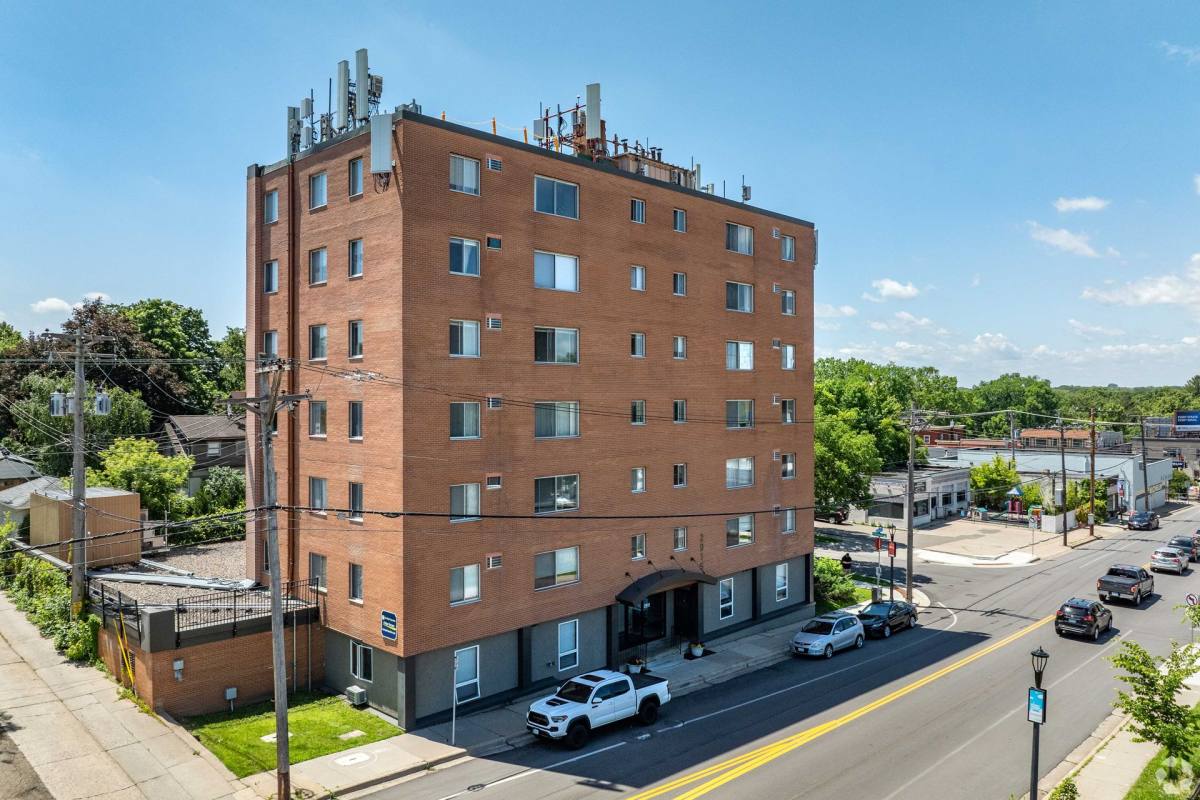 Apartment for rent at 2915 W 50th St, Minneapolis, MN 55410