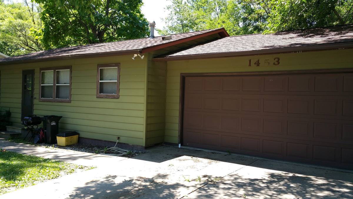 Apartment for rent at 1453 Valley View Dr, Coralville, IA 52241