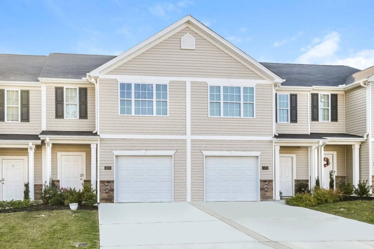 1073 Highgarden Circle, Burlington, NC 27215 Townhouse For Rent