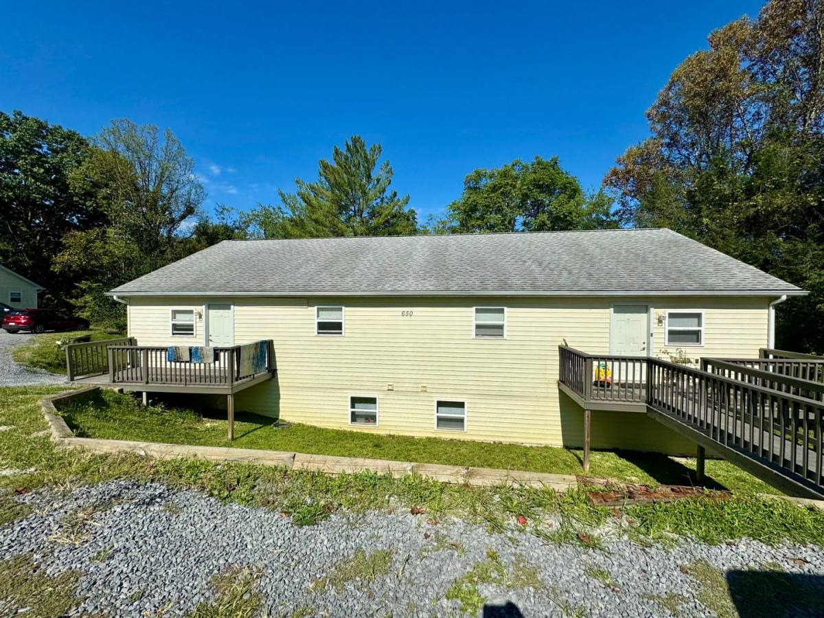 Apartment for rent at 646, 650, 652, 658 Hillwood Dr, Morgantown, WV 26508