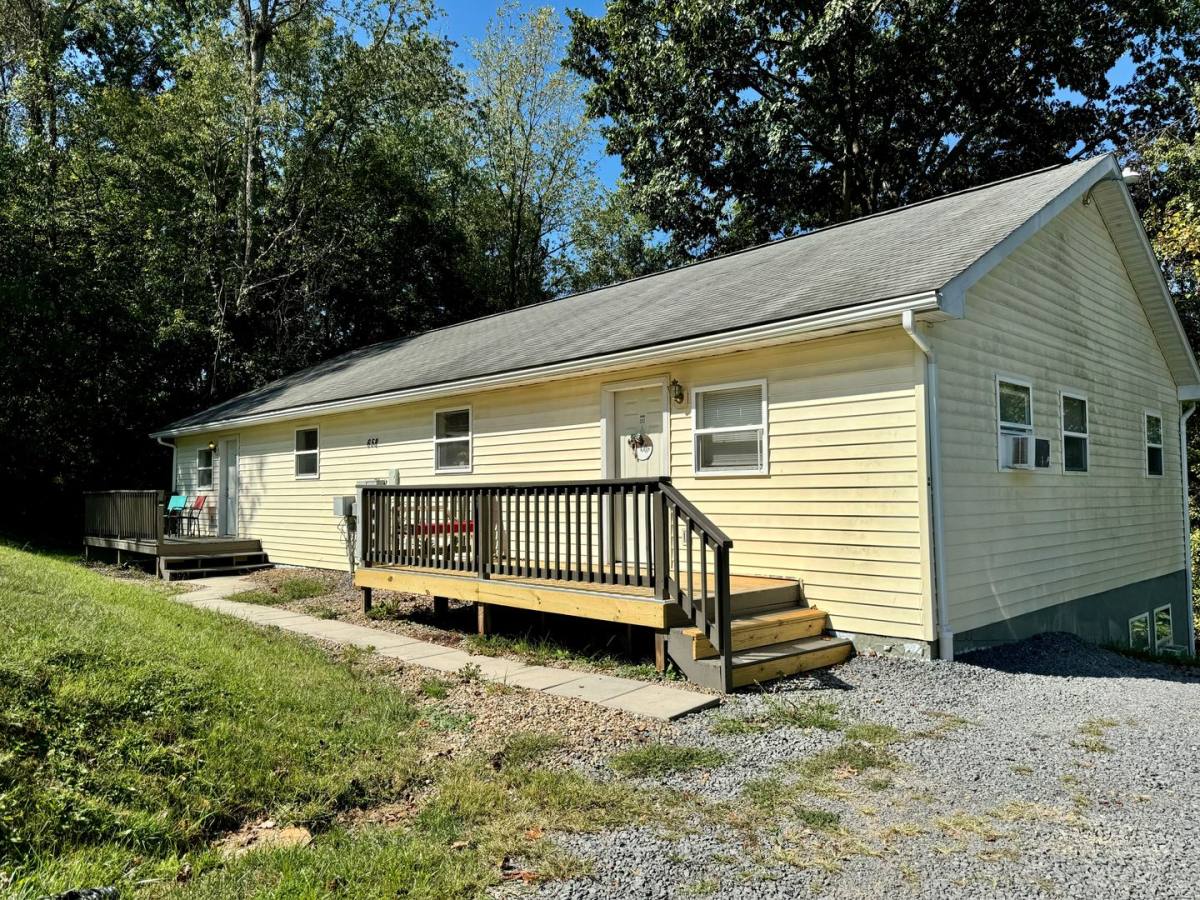 Apartment for rent at 646, 650, 652, 658 Hillwood Dr, Morgantown, WV 26508
