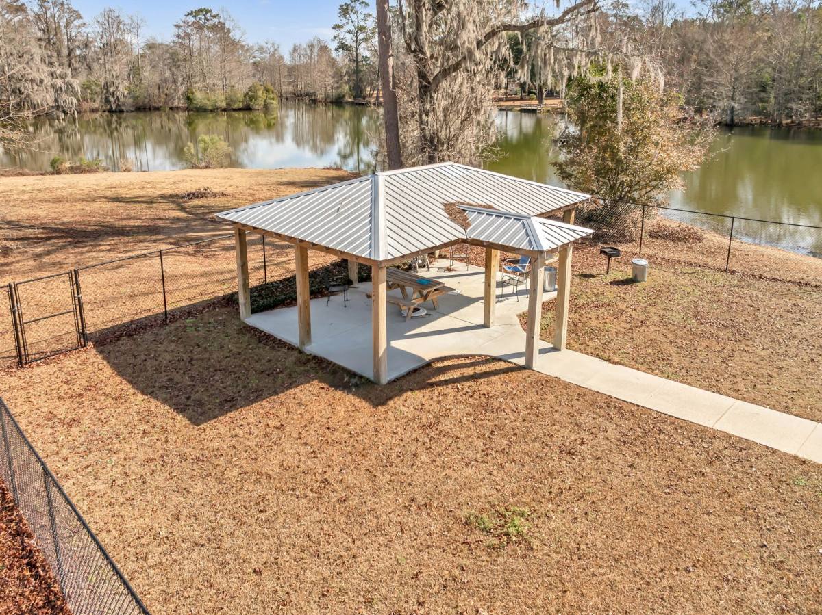 Apartment for rent at 100 Tallokas Court, Leesburg, GA 31763