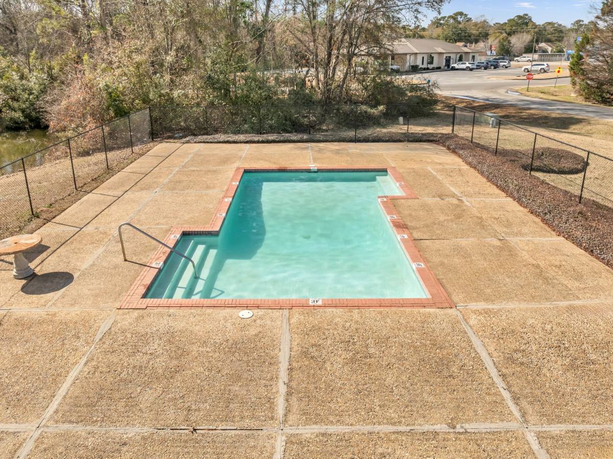 Apartment for rent at 100 Tallokas Court, Leesburg, GA 31763