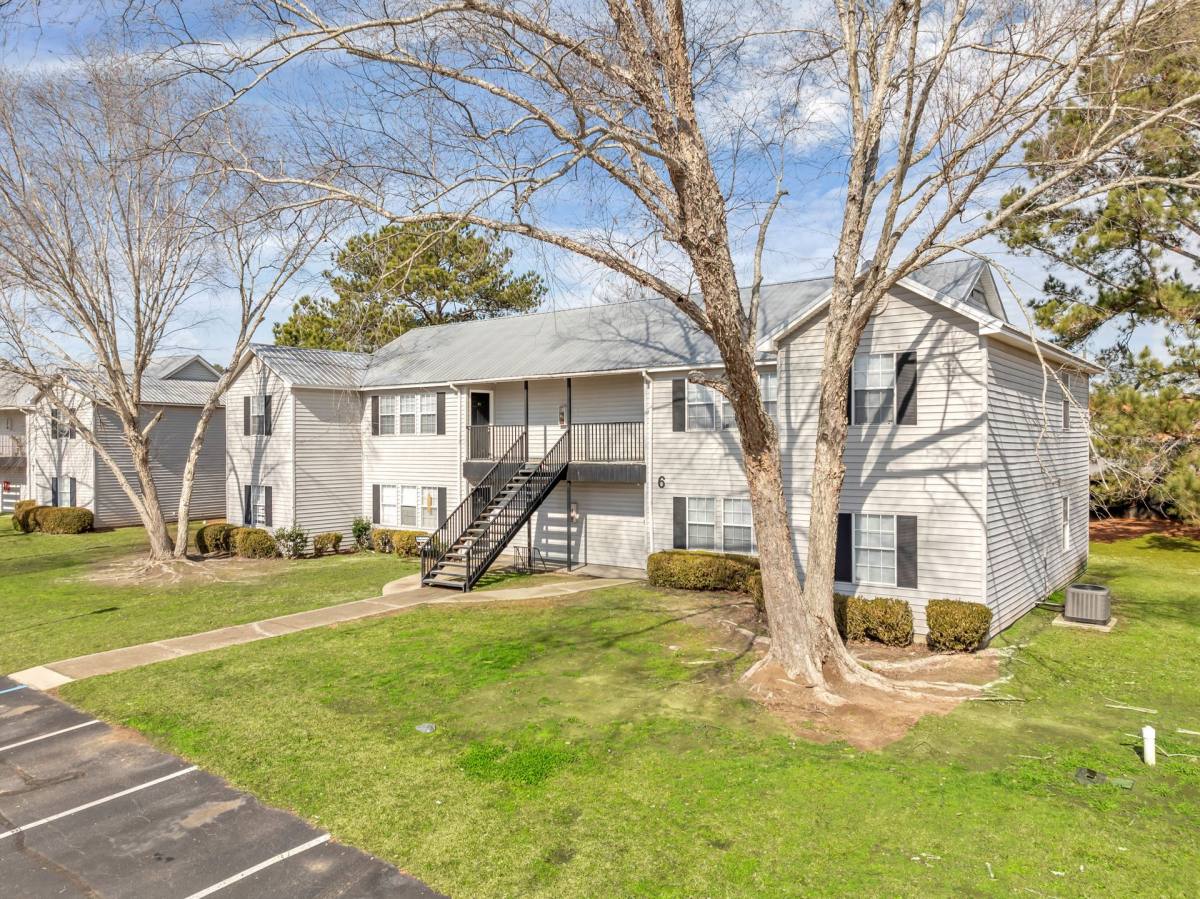 Apartment for rent at 100 Tallokas Court, Leesburg, GA 31763