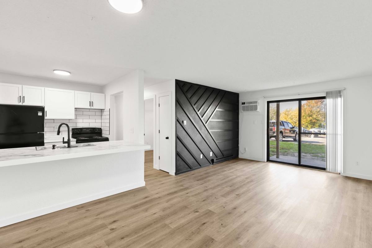 Apartment for rent at 4214 Hubbell Ave, Des Moines, IA 50317
