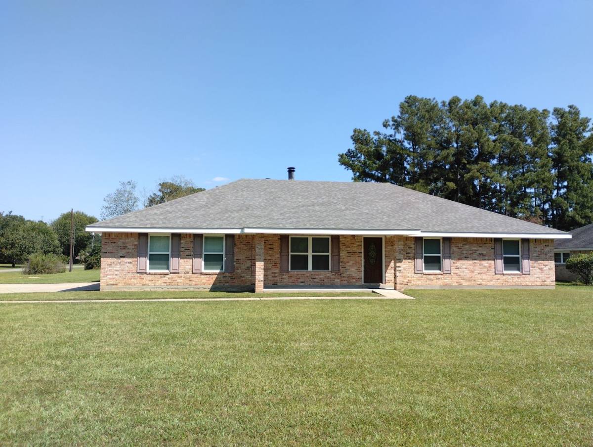 House for rent at 1670 Glendale Rd, Deridder, LA 70634