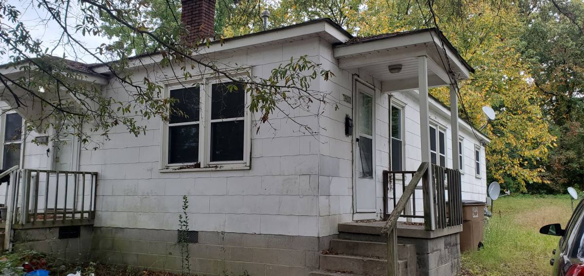 Apartment for rent at 907 Hackett St, Greensboro, NC 27401