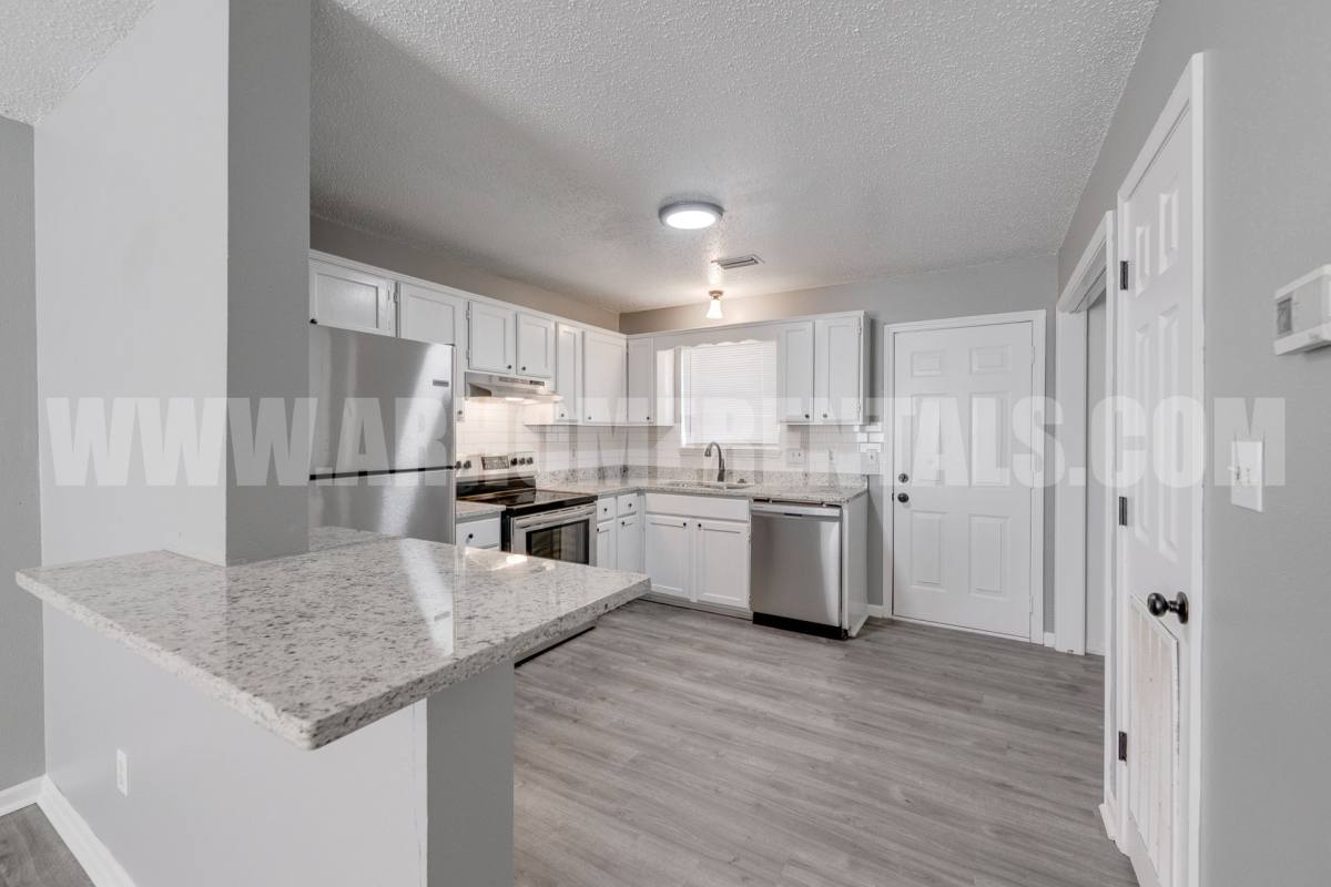 Townhouse for rent at 2415 Washington Ave, Conway, AR 72032