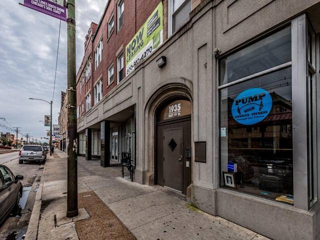 Apartment for rent at 1931 E 71st St #C21, Chicago, IL 60649