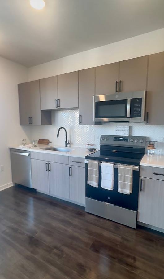 Apartment for rent at 1722 Nick Nuccio Parkway, Tampa, FL 33605