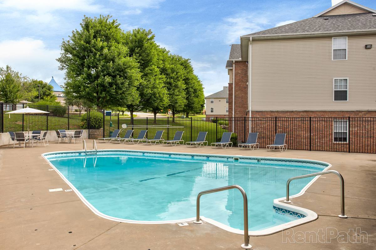 Apartment for rent at 1450 W Lark St, Springfield, MO 65810