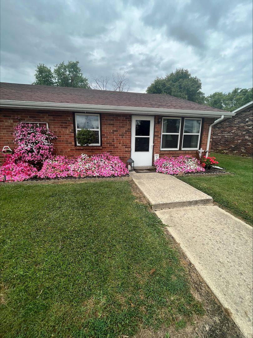 Apartment for rent at 4100 Royal Oaks Dr, Richmond, IN 47374