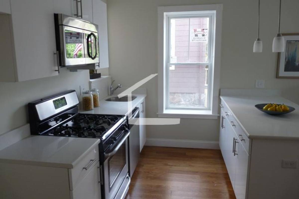 Apartment for rent at 54 Kent St #2R, Brookline, MA 02445