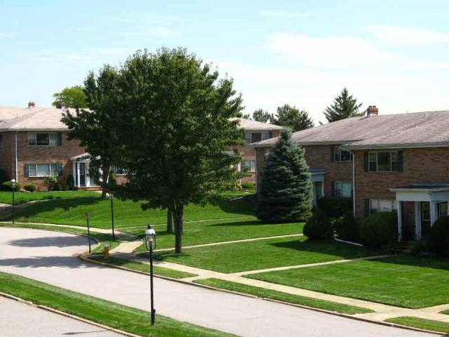 Apartment for rent at 2 Hazen Court #E11, Wayne, NJ 07470