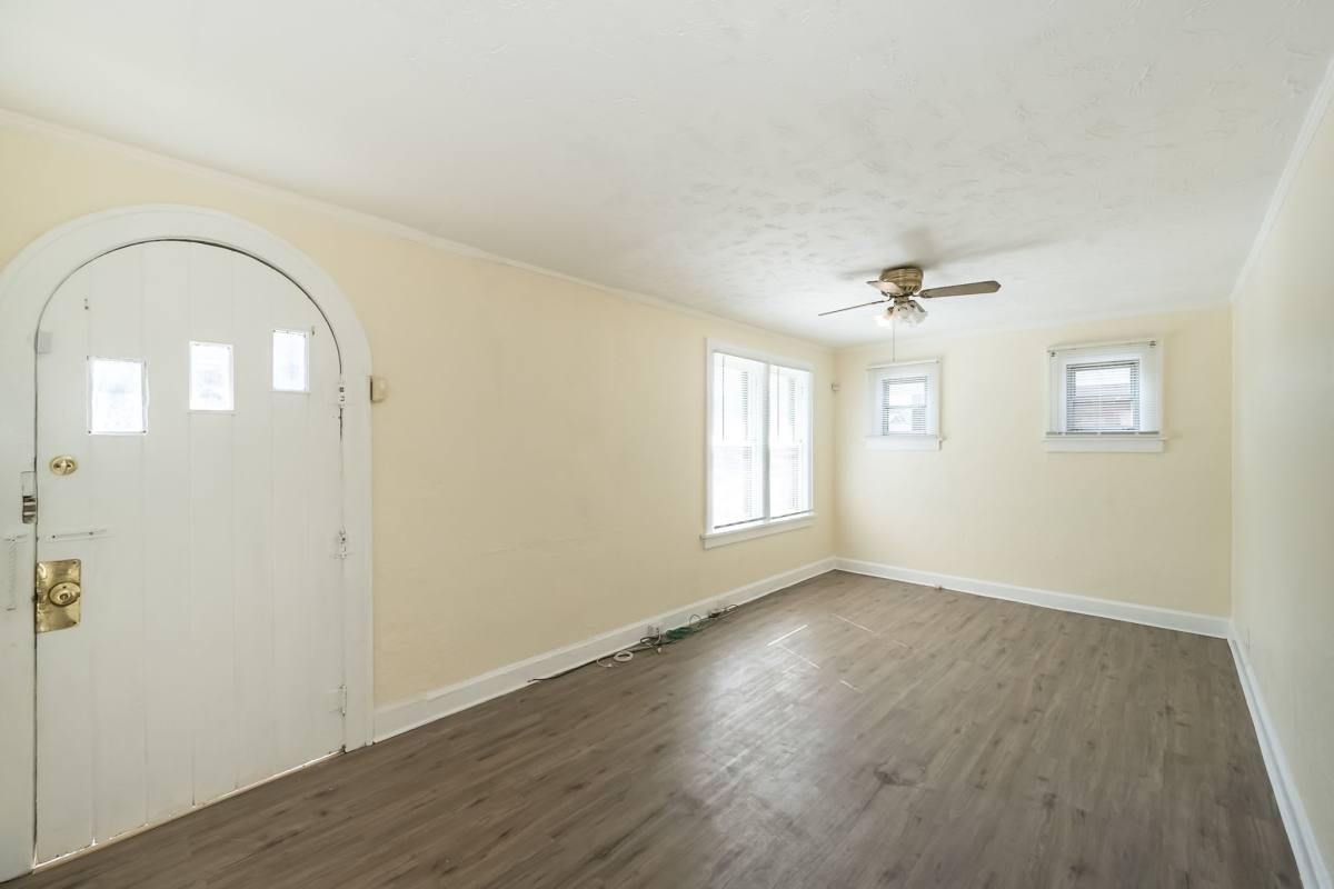 House for rent at 6827 Normandale Dr, Saint Louis, MO 63121