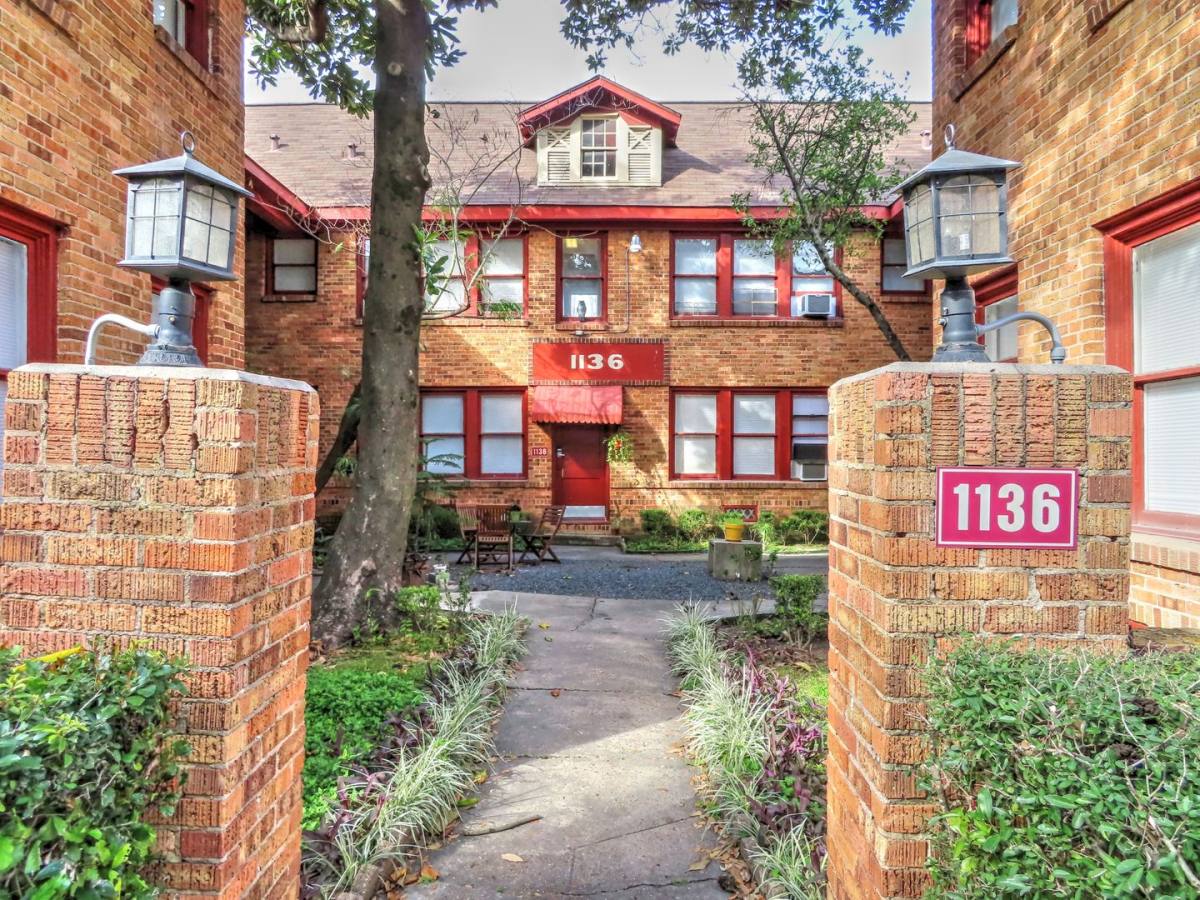 Apartment for rent at 1126-1136 Berthea St, Houston, TX 77006
