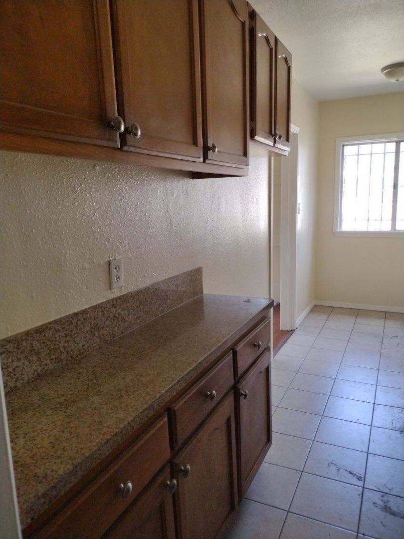Apartment for rent at 7910-7914 S Normandie, Los Angeles, CA 90044