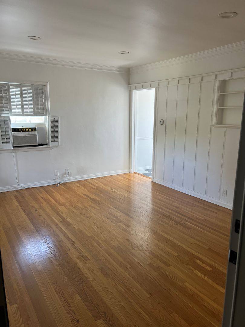 Apartment for rent at 10360 Ashton Ave, Los Angeles, CA 90024