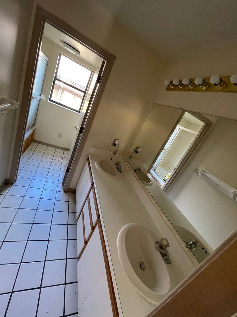 Apartment for rent at 194 E 14th Ave, Columbus, OH 43201