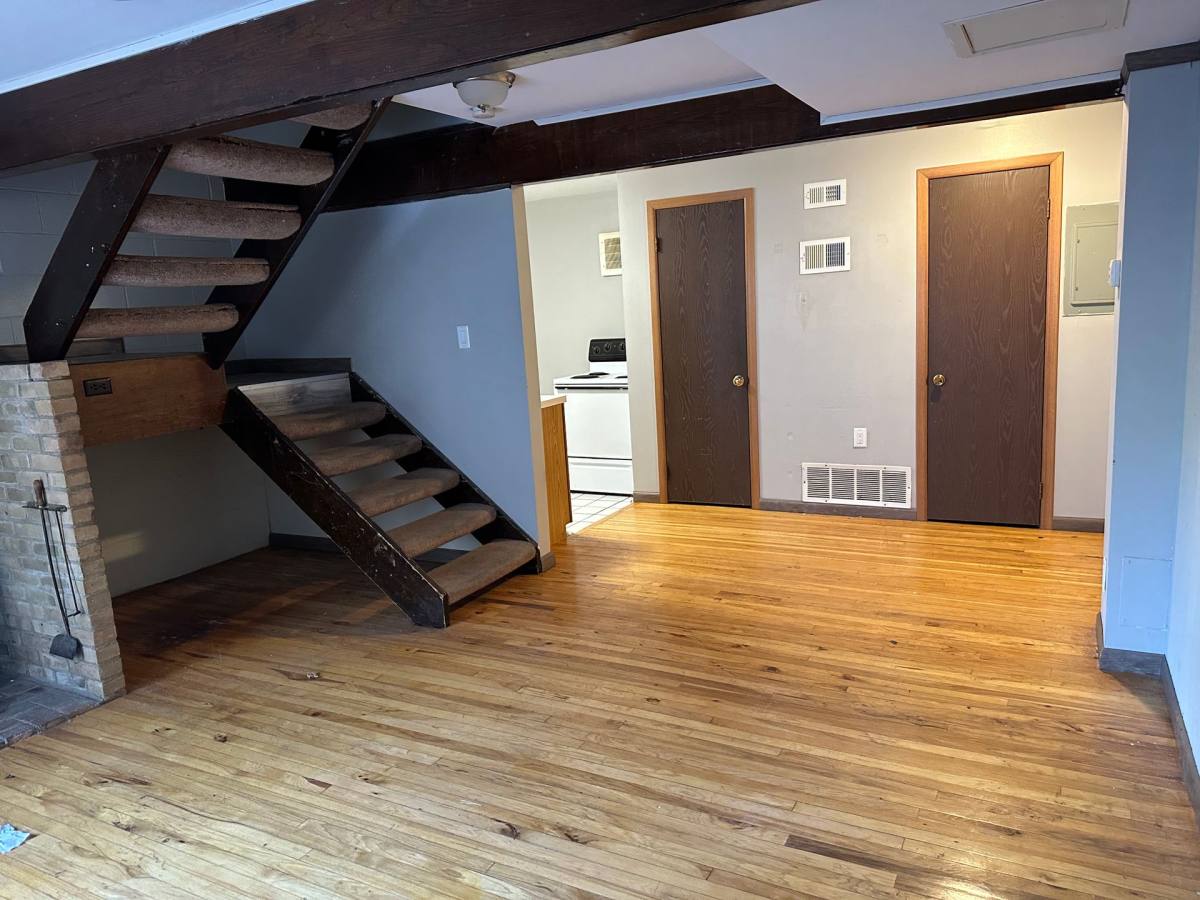 Townhouse for rent at 64 W Northwood Ave, Columbus, OH 43201