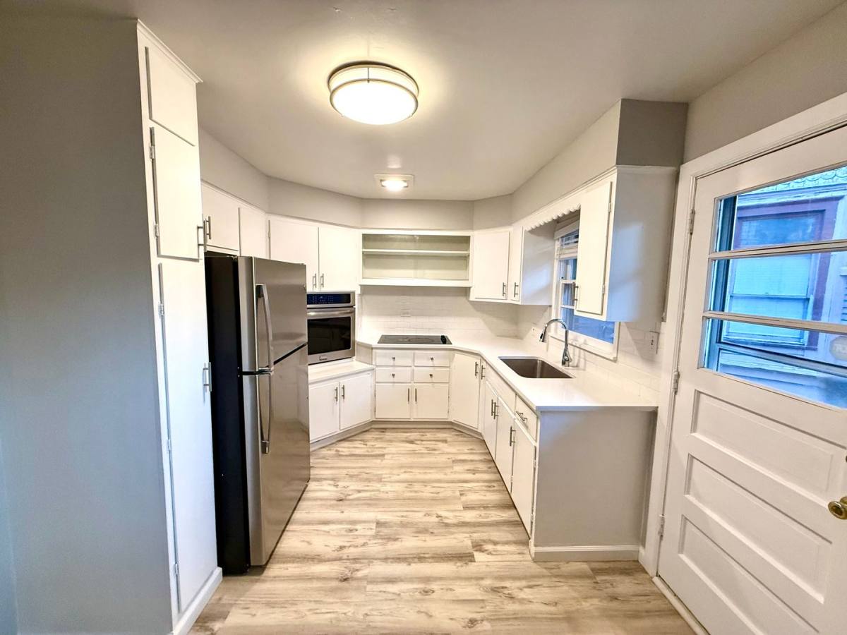 Apartment for rent at 3701-3705 Jones St, Omaha, NE 68105