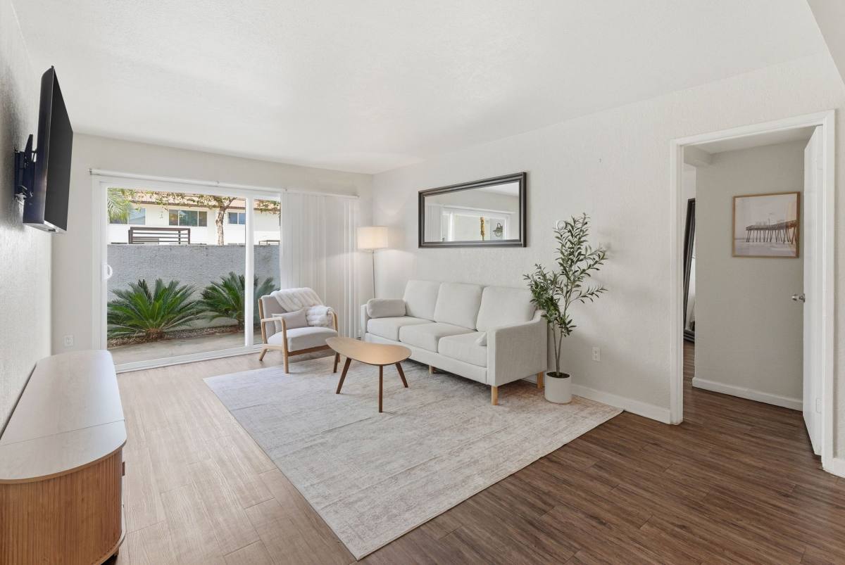 Apartment for rent at 3996 Iowa Ave, Riverside, CA 92507