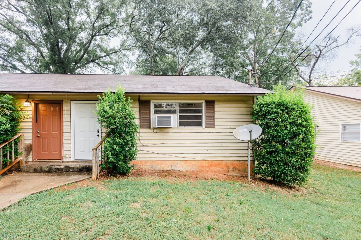 1009 & 1011 W Slaton Ave, Griffin, GA 30223 Apartment For Rent