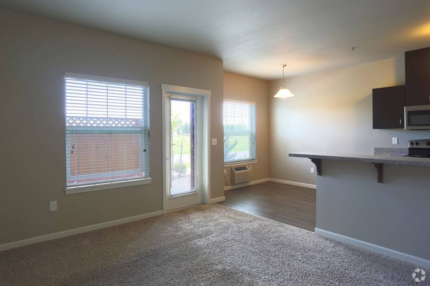Apartment for rent at 300 Boulder Falls Dr, Lebanon, OR 97355