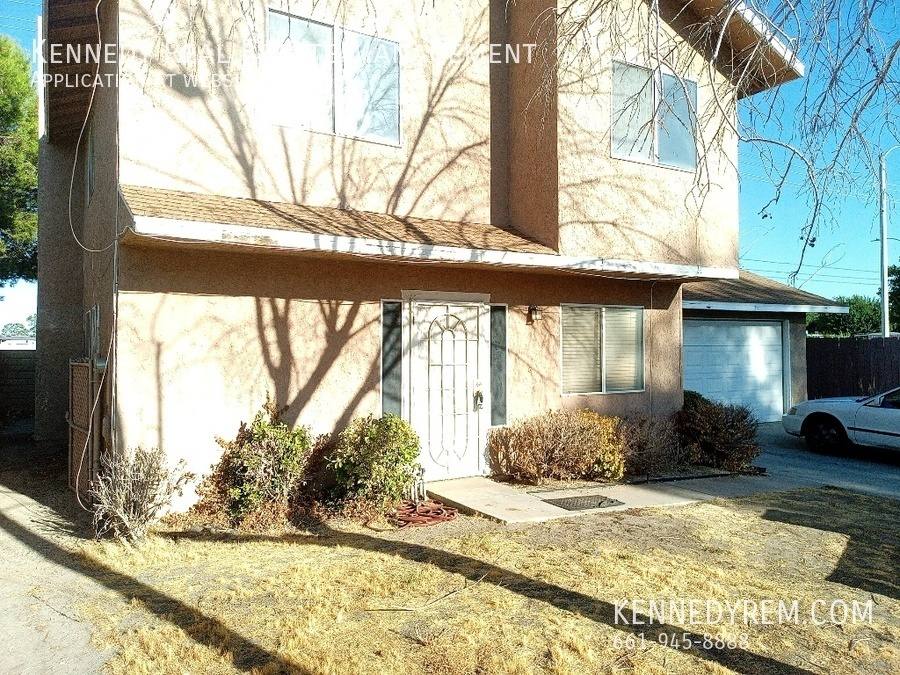 House for rent at 44042 Palm Lane, Lancaster, CA 93535