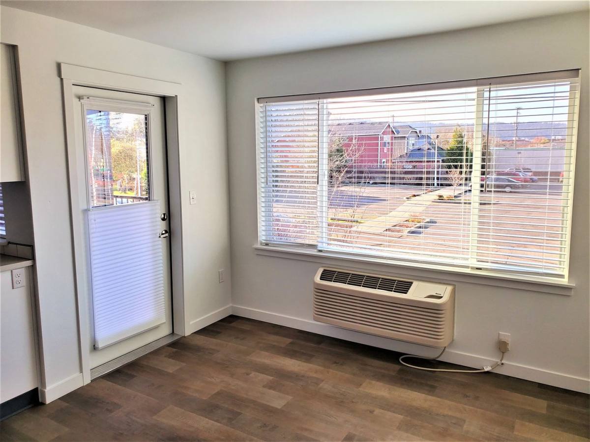Apartment for rent at 7676 N Lombard St, Portland, OR 97203