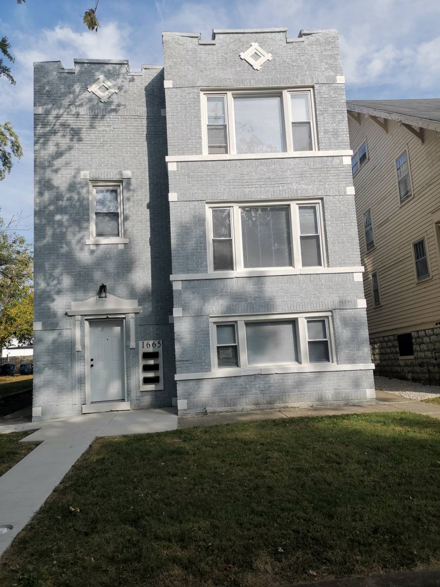 Apartment for rent at 1665 Buena Vista Ave, Chicago Heights, IL 60411