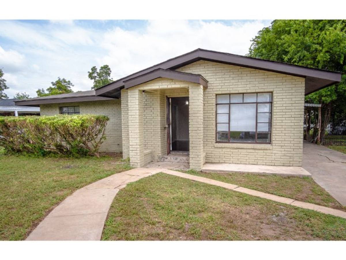 House for rent at 406 Como, San Antonio, TX 78222