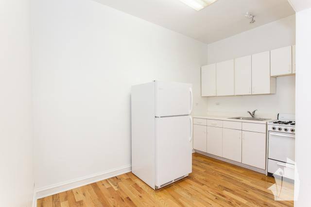 Apartment for rent at 544 W Wellington Ave, Chicago, IL 60657