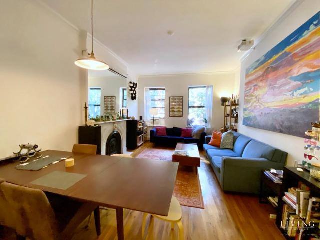 Townhouse for rent at 122 S 2nd St #1, Brooklyn, NY 11249