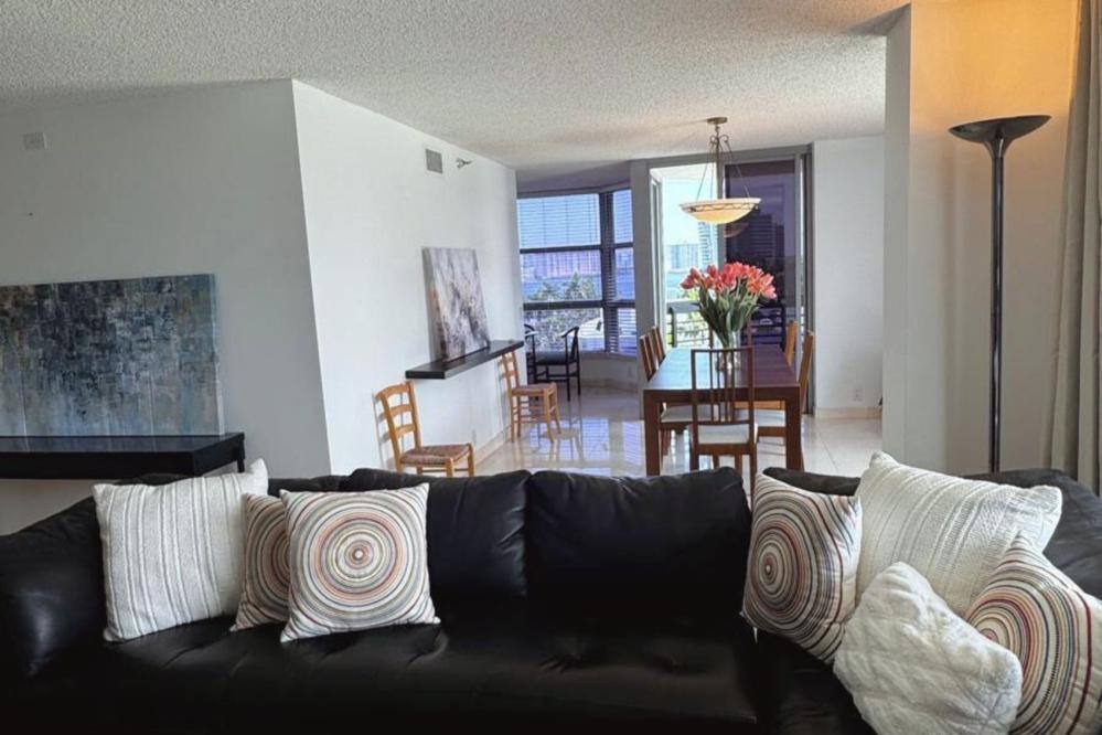 Apartment for rent at 3500 Mystic Pointe Dr #701, Miami Beach, FL 33141