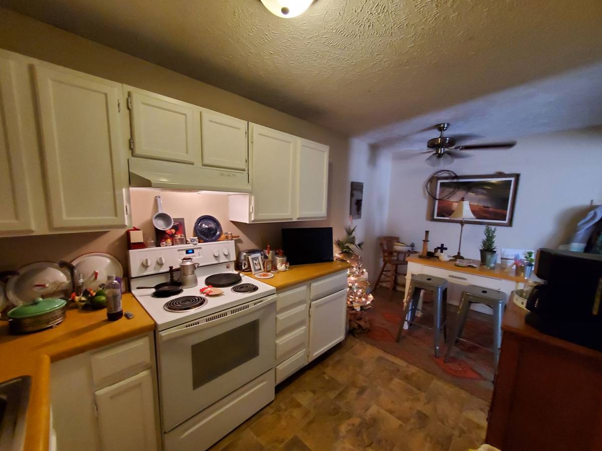 Apartment for rent at 831 & 837 E Wayne Ave, Salina, KS 67401